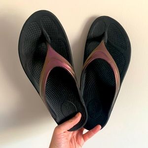 Oofos Oolala Luxe Sandal